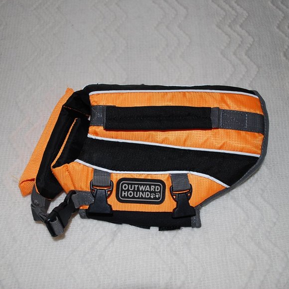 Outward Hound Dog Life Jacket - Picture 1 of 10